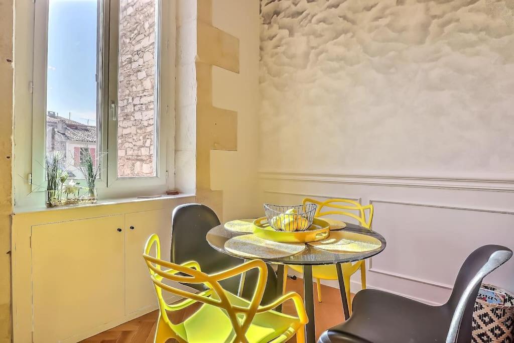 Le Yellow - Central - Climatise Nimes Exterior foto