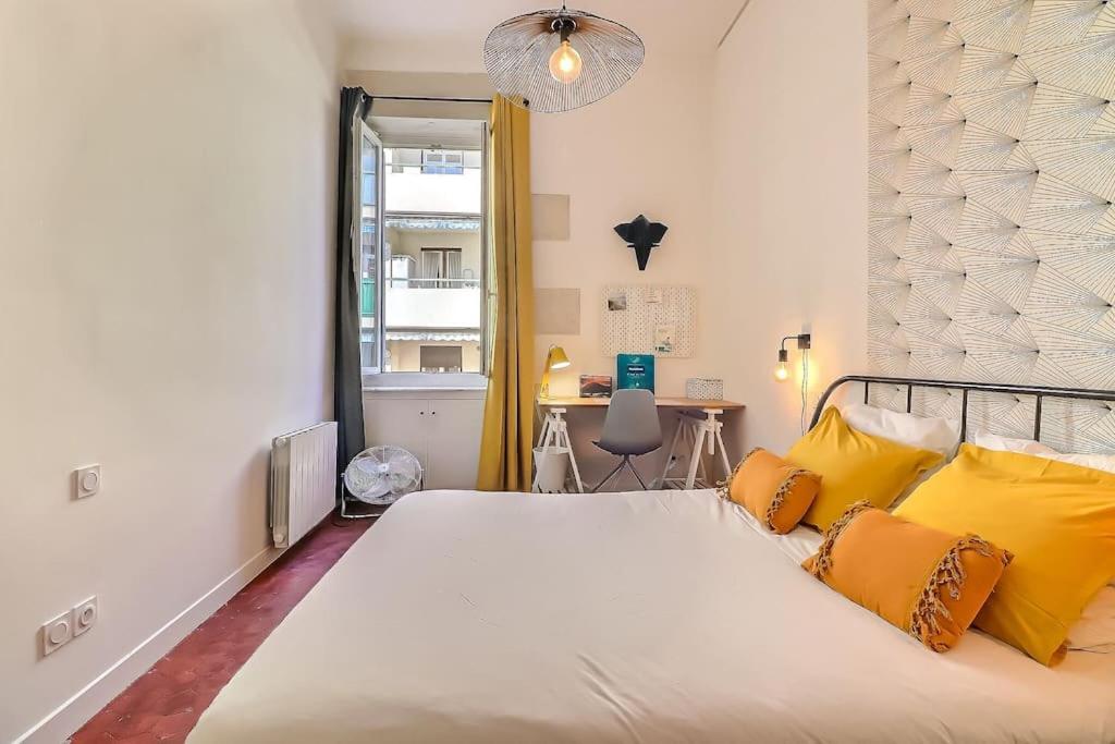 Le Yellow - Central - Climatise Nimes Exterior foto